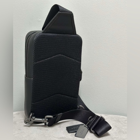 COACH Outlet Sullivan Pack - Picture 2 of 3